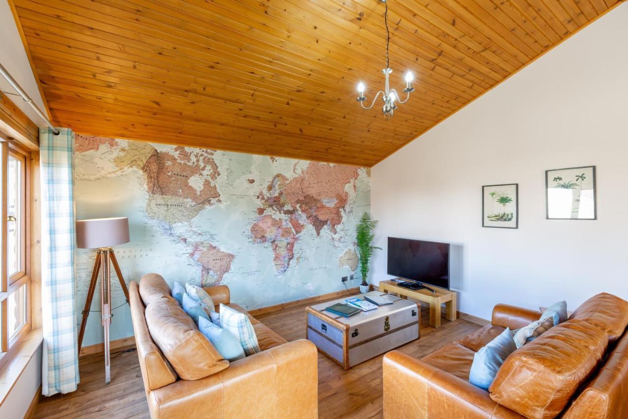 Douglas Fir Lodge With Hot Tub Near Cupar Fife Luthrie Extérieur photo