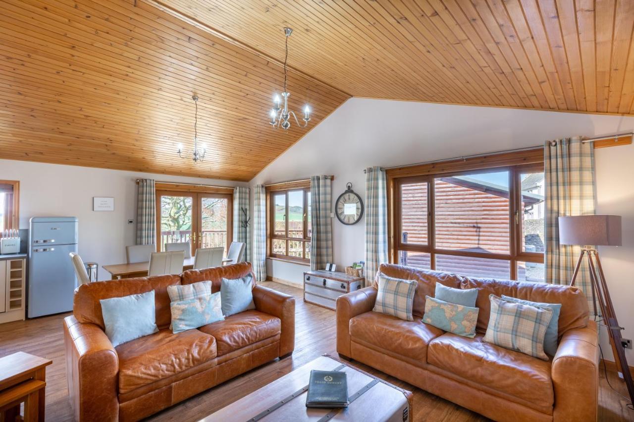 Douglas Fir Lodge With Hot Tub Near Cupar Fife Luthrie Extérieur photo
