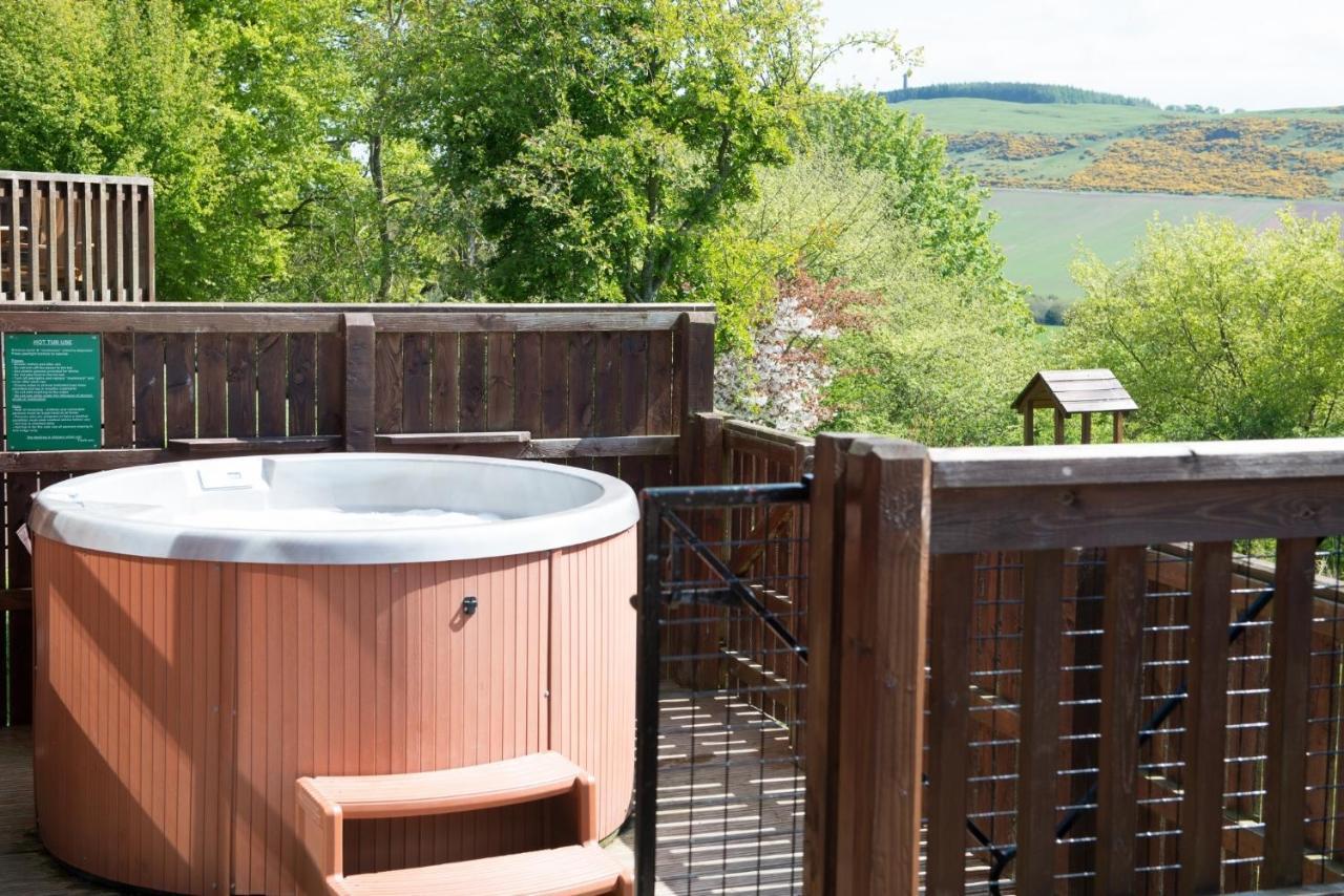 Douglas Fir Lodge With Hot Tub Near Cupar Fife Luthrie Extérieur photo