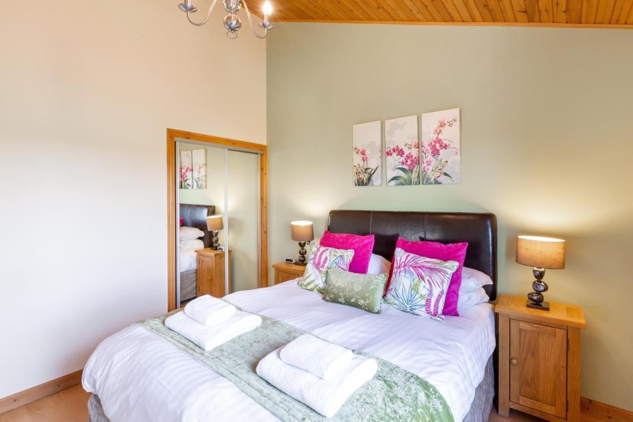 Douglas Fir Lodge With Hot Tub Near Cupar Fife Luthrie Extérieur photo